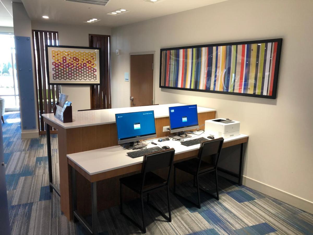 Holiday Inn Express & Suites - Madison West - Middleton By Ihg Екстер'єр фото