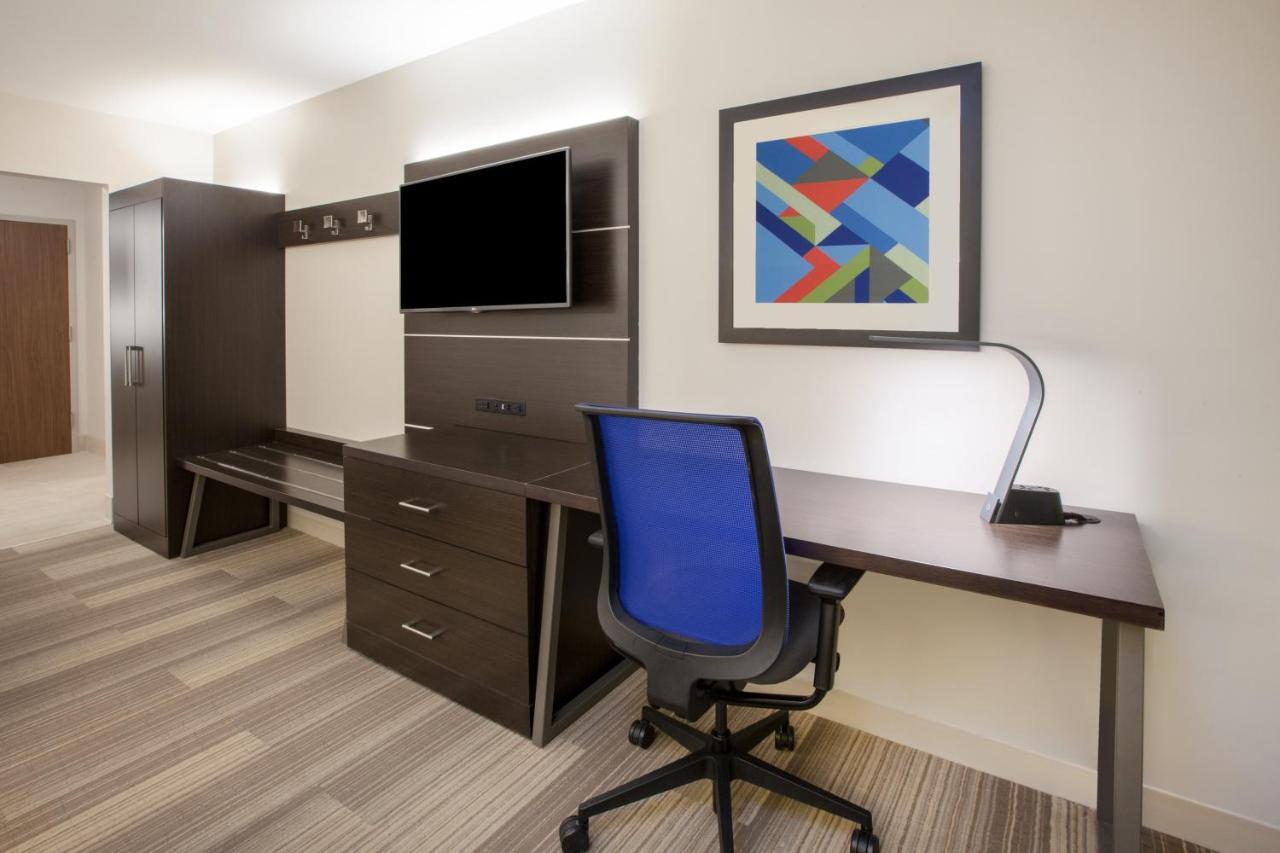 Holiday Inn Express & Suites - Madison West - Middleton By Ihg Екстер'єр фото