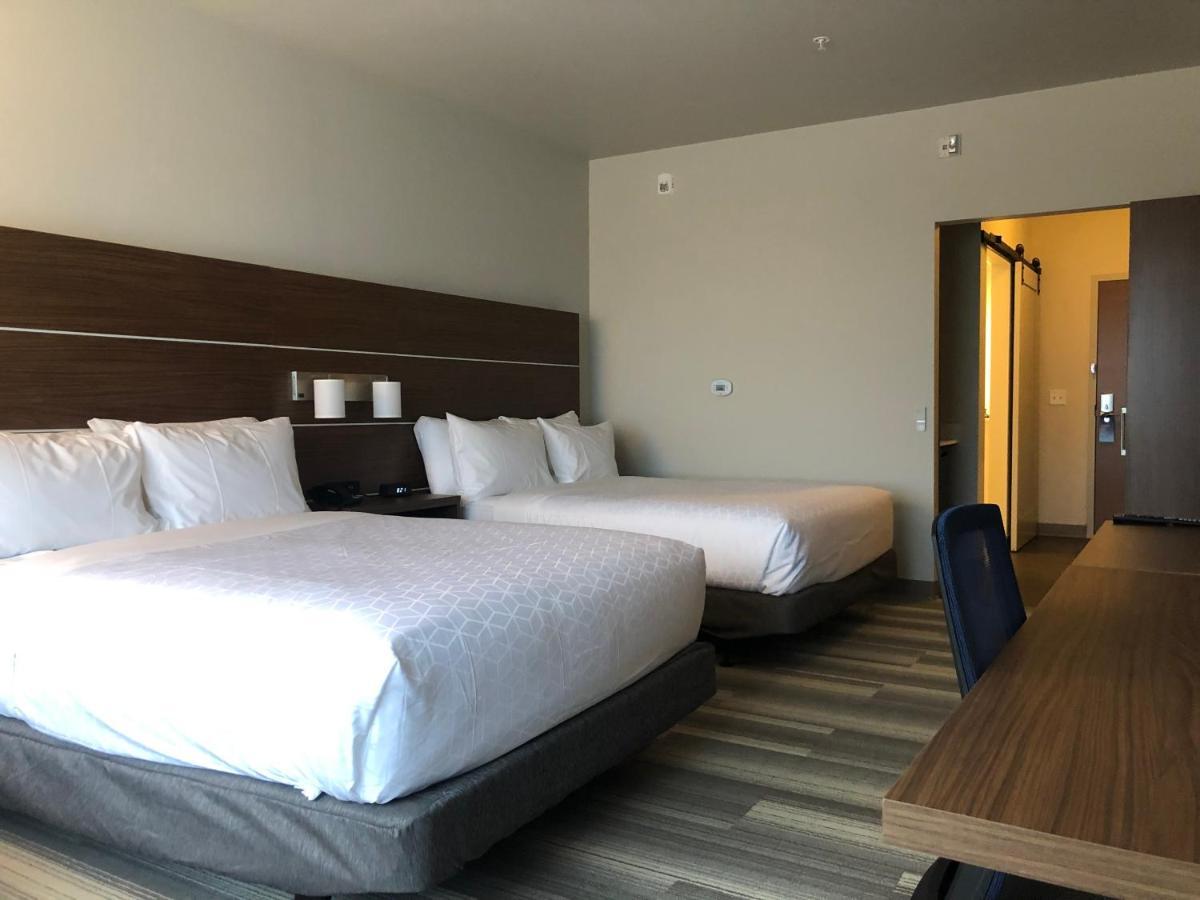 Holiday Inn Express & Suites - Madison West - Middleton By Ihg Екстер'єр фото