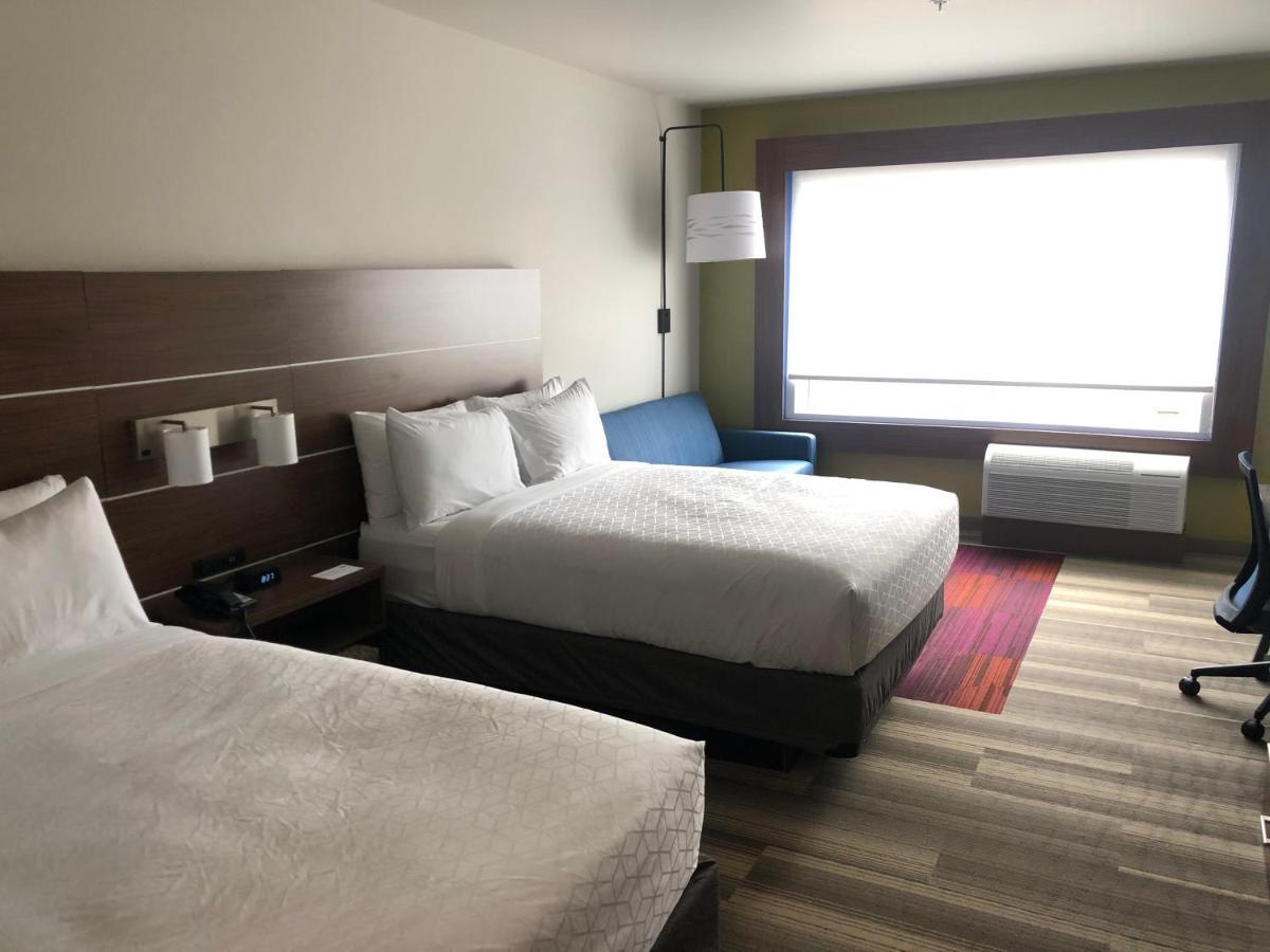 Holiday Inn Express & Suites - Madison West - Middleton By Ihg Екстер'єр фото
