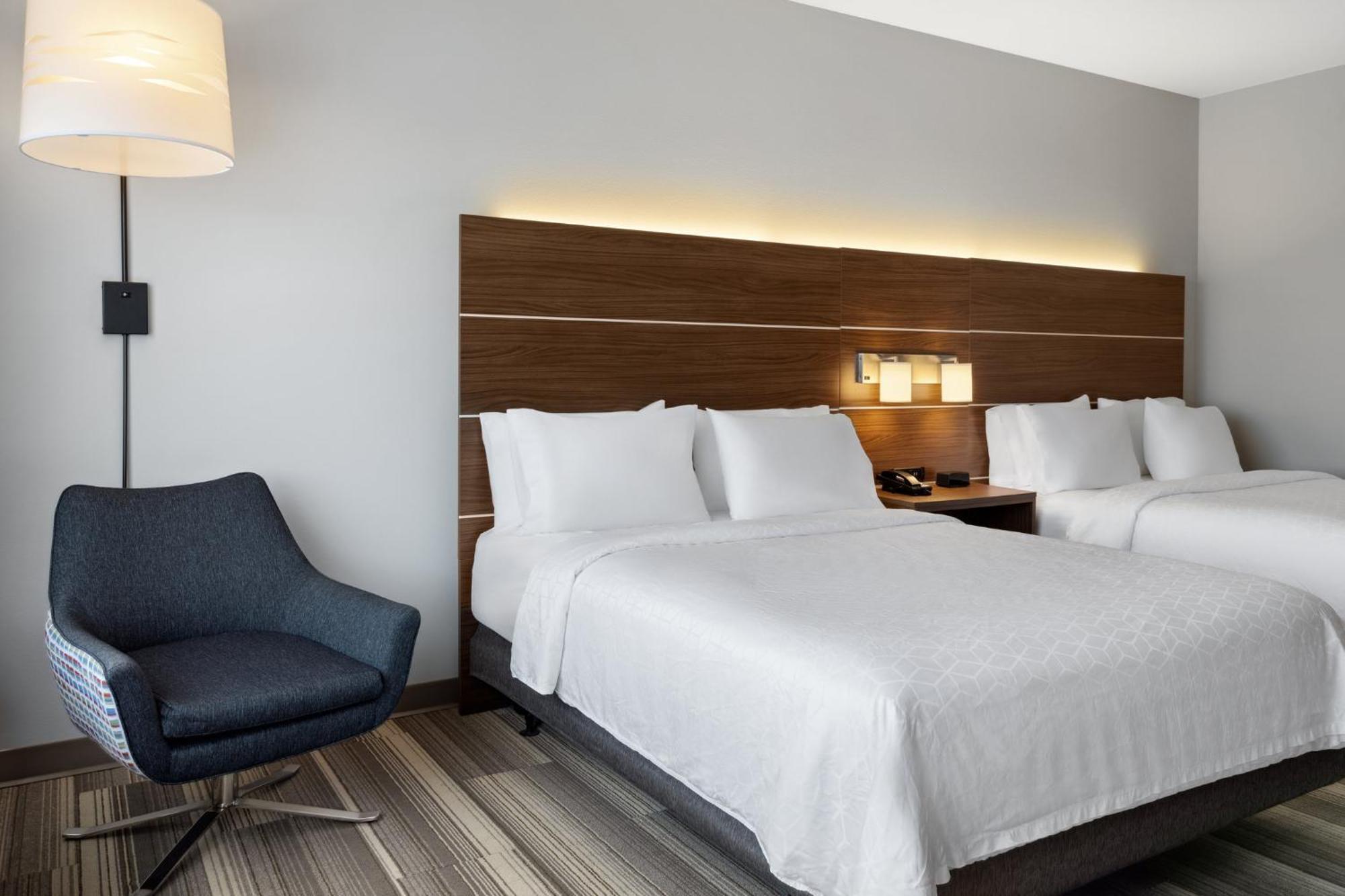 Holiday Inn Express & Suites - Madison West - Middleton By Ihg Екстер'єр фото