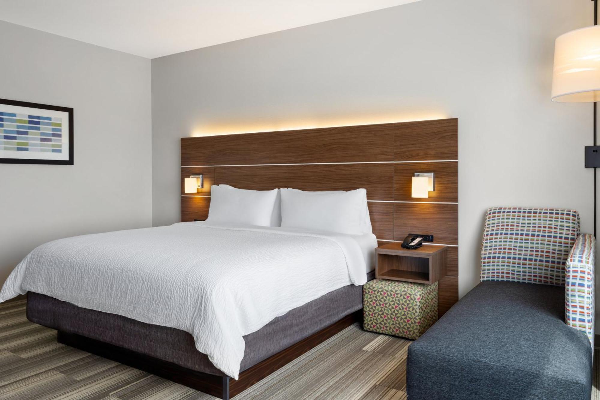 Holiday Inn Express & Suites - Madison West - Middleton By Ihg Екстер'єр фото