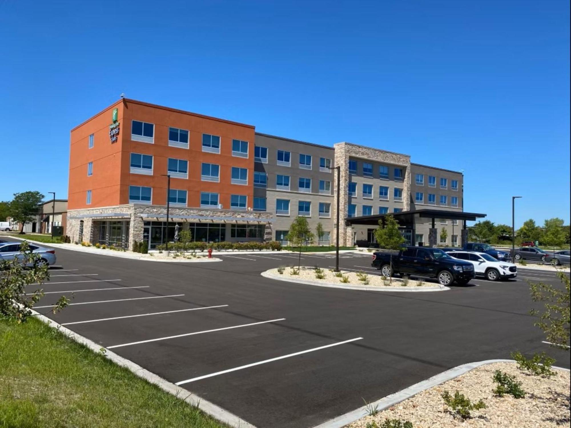 Holiday Inn Express & Suites - Madison West - Middleton By Ihg Екстер'єр фото